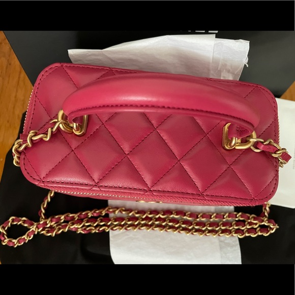 Chanel Vanity with chain Top Handle *NEW* - Picture 2 of 5